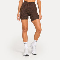 LEO Shorts Velvara